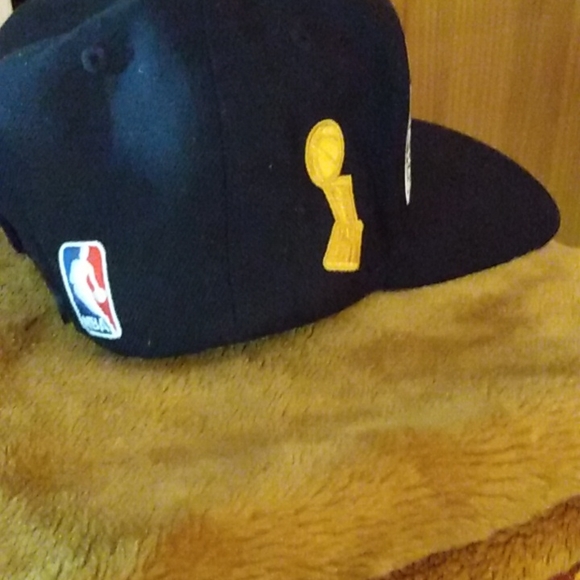 ADIDAS CAVS NBA CHAMPS SNAPBACK - Picture 4 of 4